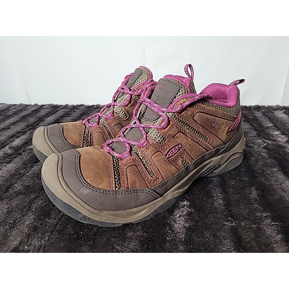 Keen Circadia Low womens Hiking Boot 10.5 Waterproof Leather Brown Purple